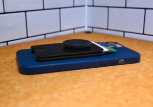 The wallet on the Magsafe Popsocket can securely hold 1 to 3 cards. Magsafe Popsockets wallet on an iphone 13 pro max with 3 credit cards inside